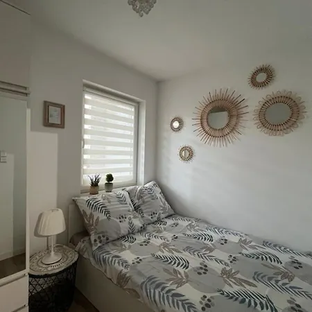 Chiara Z Balkonem 아파트 Oleśnica